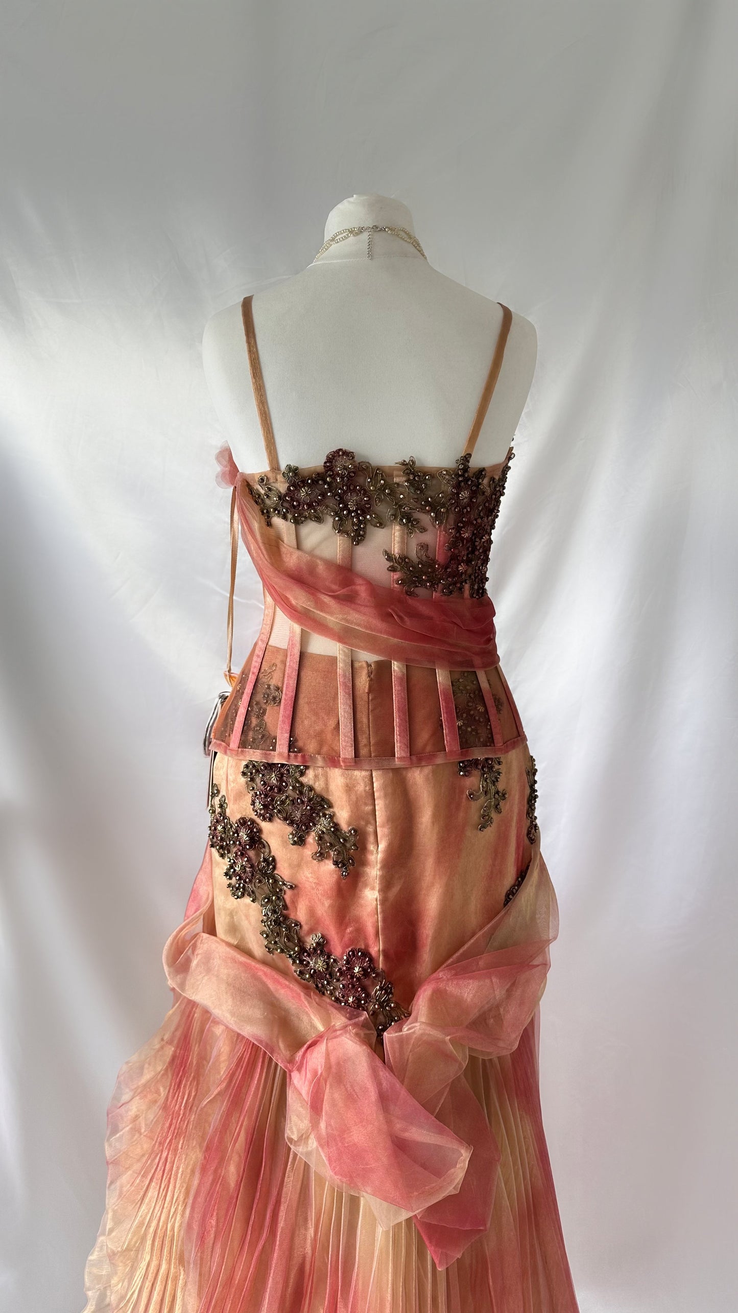 Whimsical Vintage 90s Rose Red Gold Mesh Abstract 3 Piece Set