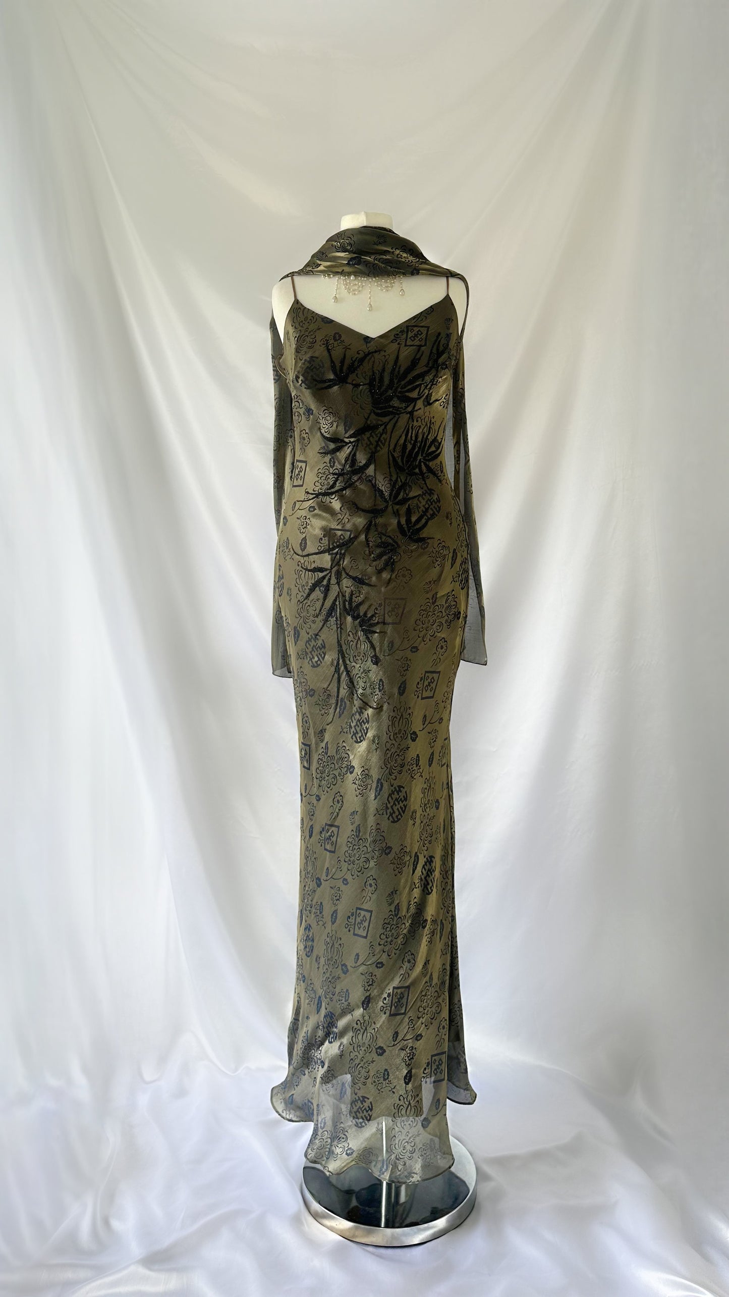 NAVY GOLDEN LEAF IRIDESCENT EMBELLISHED GOWN & SCARF SET