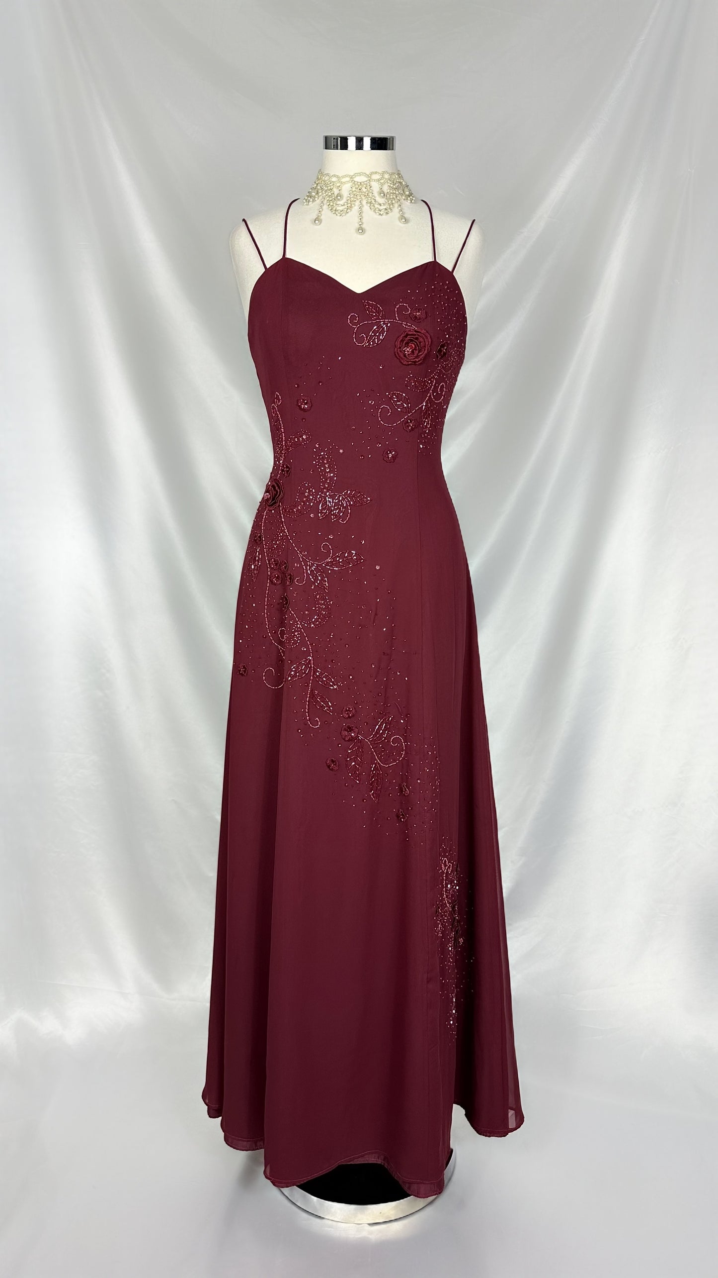 BURGUNDY BLOSSOM EMBELLISHED SWEETHEART NECKLINE MAXI DRESS