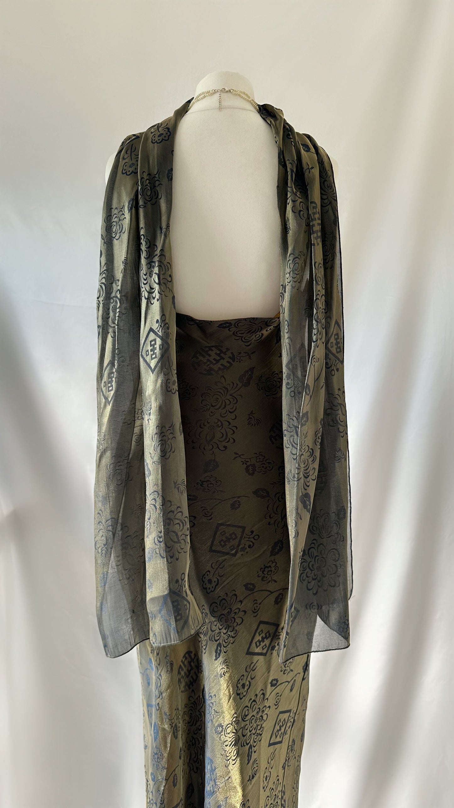 NAVY GOLDEN LEAF IRIDESCENT EMBELLISHED GOWN & SCARF SET